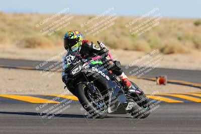 media/Oct-29-2022-CVMA (Sat) [[14c0aa3b66]]/Race 8 Supersport Middleweight/Folder 2/